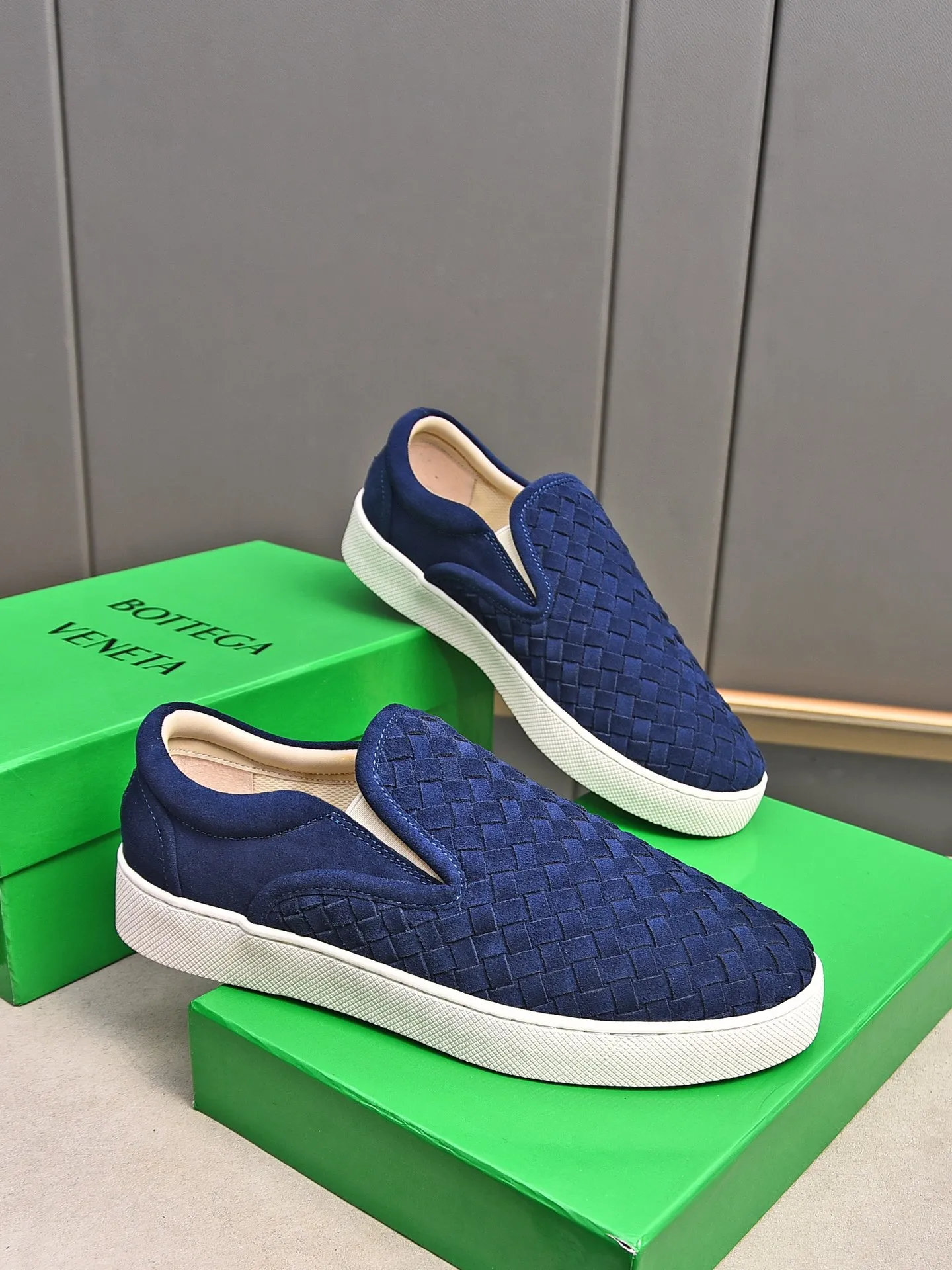 Men's shoes 💰460 [Sleeves series] BOTTEG* VENET* - high-end boutique Size: 38-44 (45 customized) BV new product, first-layer cowhide artificially woven classic style harmoniously blends with contemporary fashion temperament, rubber soles are light and flexible, water-dyed sheepskin pads! [Taobao, Tmall, and live streaming are the first choices]